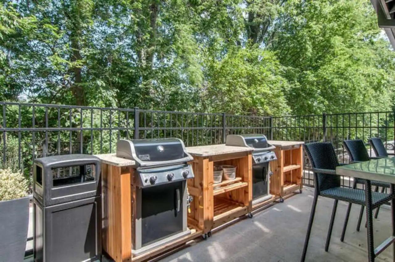 One-Of-A-Kind! Roll Up Garage Door-Pool, Speakeasy Villa Nashville Exterior photo