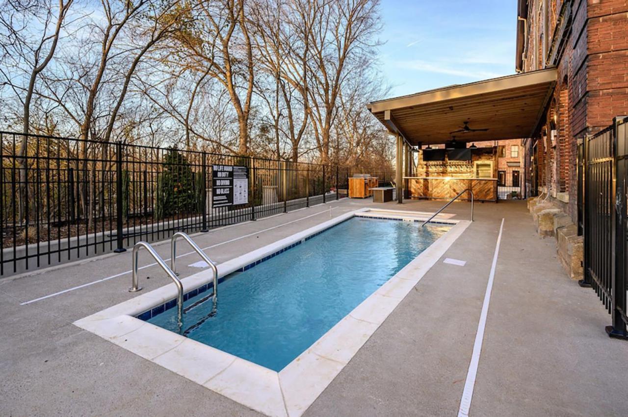 One-Of-A-Kind! Roll Up Garage Door-Pool, Speakeasy Villa Nashville Exterior photo